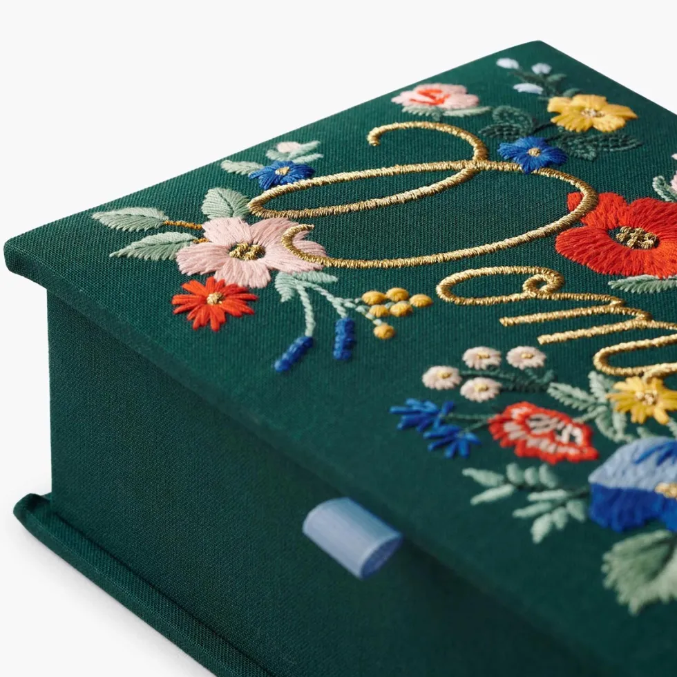 Estuche con juego de Dominó Strawberry Fields - Rifle Paper Co.