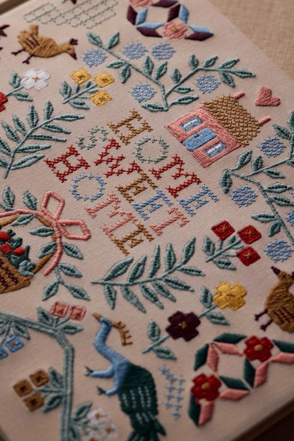 Libro de invitados en tela bordada - Home Sweet Home- Rifle Paper Co